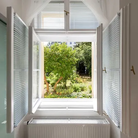 Slavikova 11 * Prague